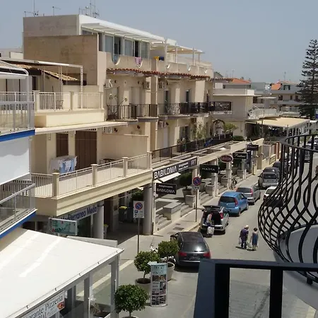Sea בית הארחה